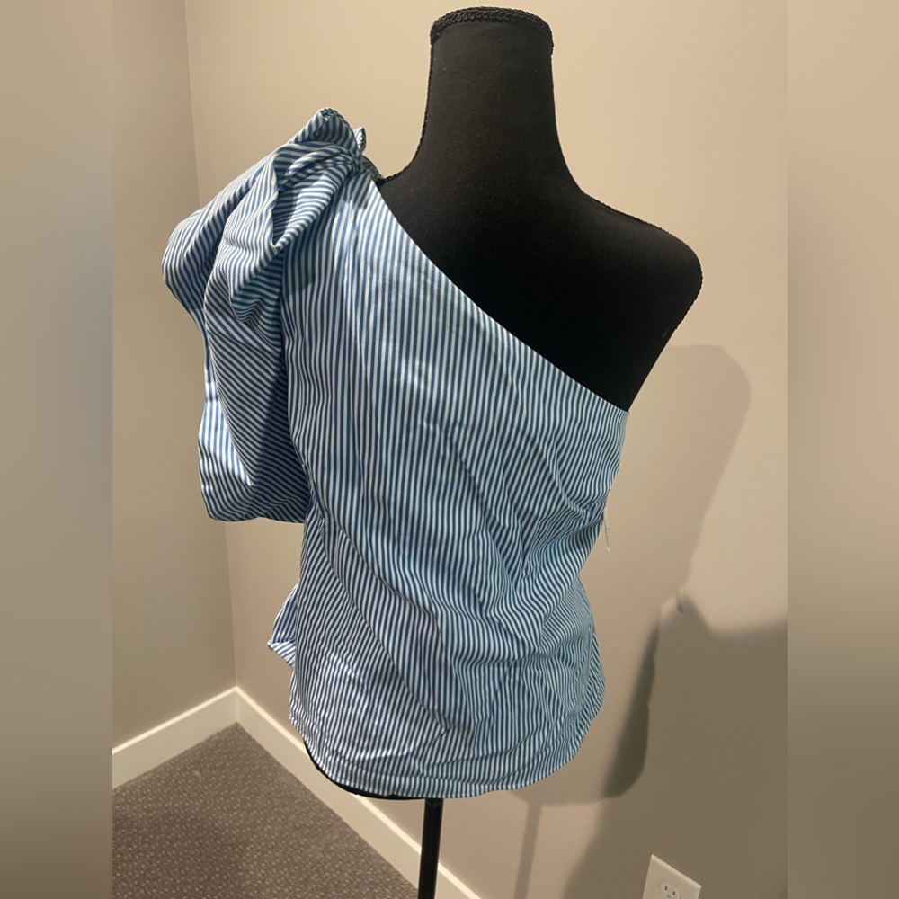 Banana Republic one shoulder size 6 shirt